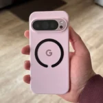 Điện thoại Google Pixel trang bị vòng MagSafe, minh họa khả năng sạc không dây từ tính trên Android