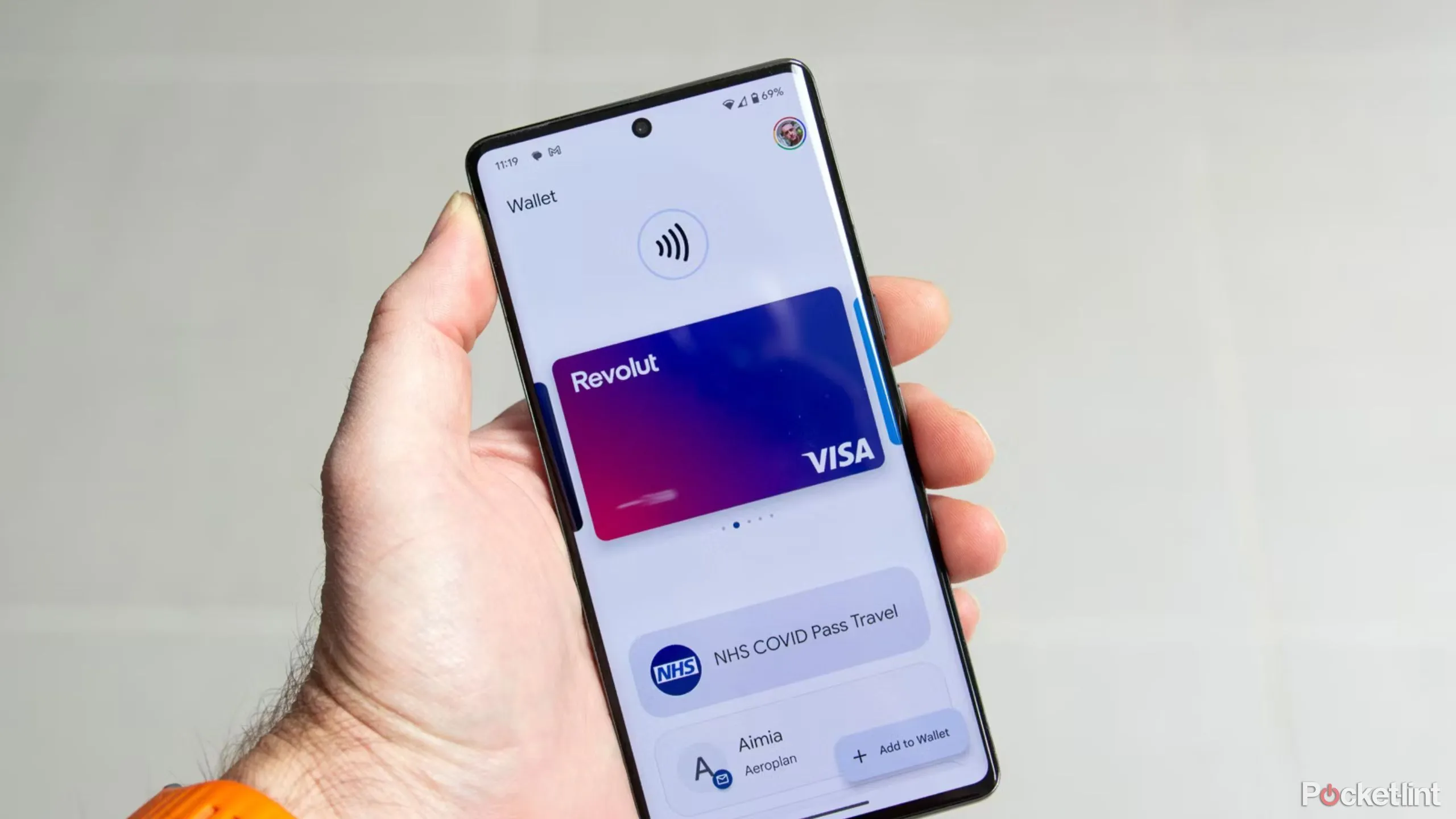 Giao diện ứng dụng Google Wallet hiển thị mục ID kỹ thuật số và các thẻ khác