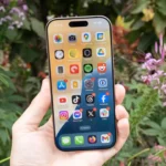 iPhone 16 Pro minh họa màn hình có công nghệ ProMotion
