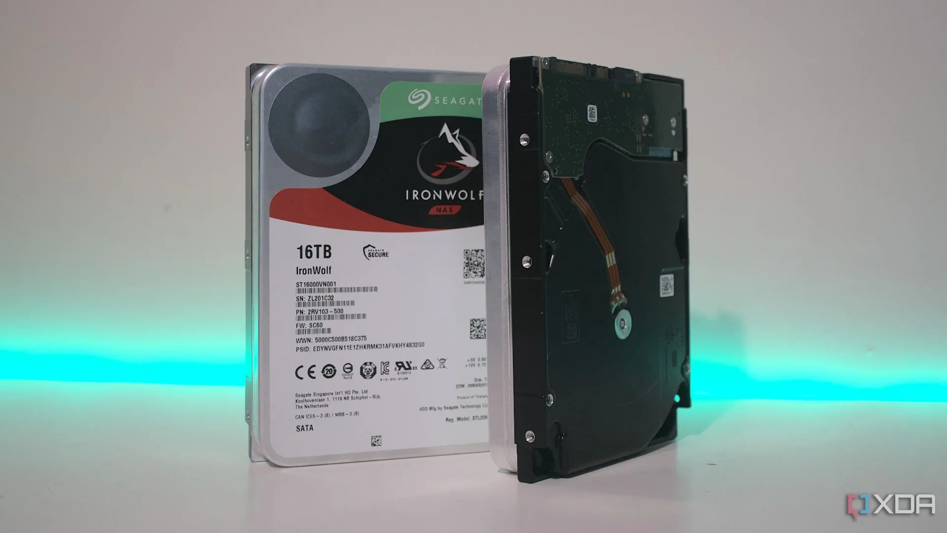 Ổ cứng Seagate IronWolf 16TB, minh họa ổ cứng HDD dung lượng cao phù hợp cho nhu cầu sao lưu và lưu trữ trên NAS.
