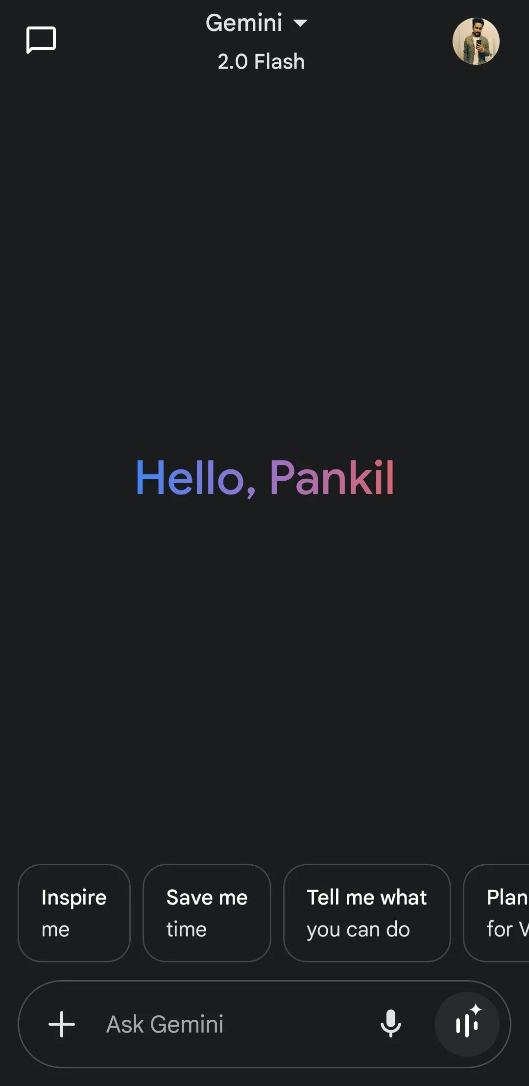 Giao diện ứng dụng Google Gemini trên điện thoại Android với nút Live chat