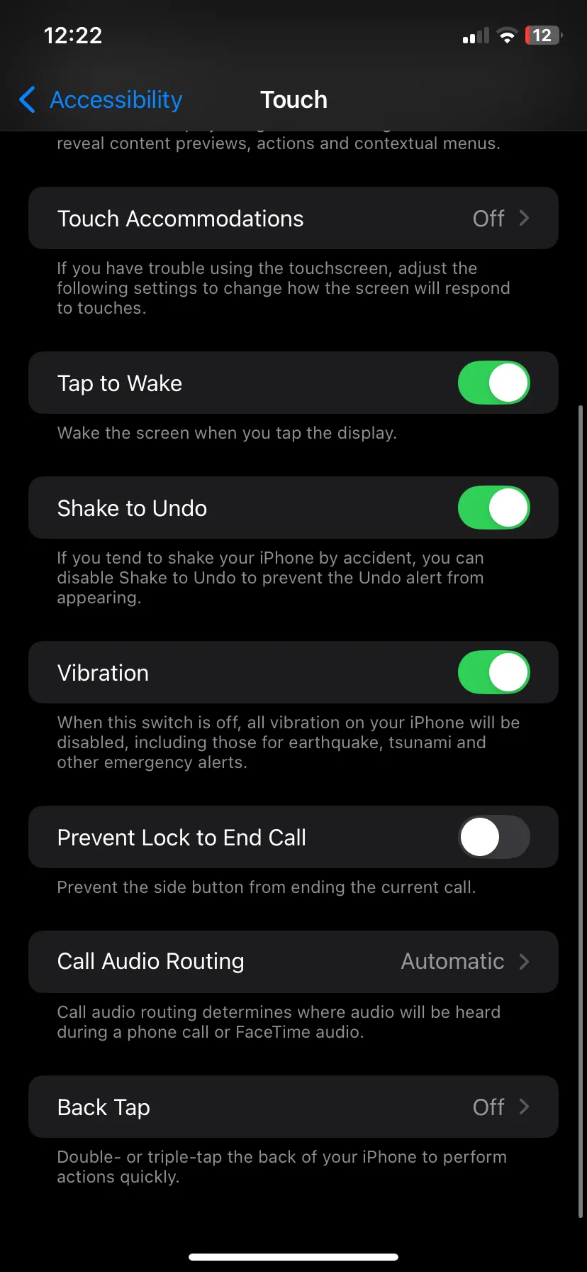 Màn hình cài đặt Chạm (Touch) trong mục Trợ năng (Accessibility) của ứng dụng Cài đặt (Settings) trên iPhone, nơi cấu hình tính năng Back Tap.