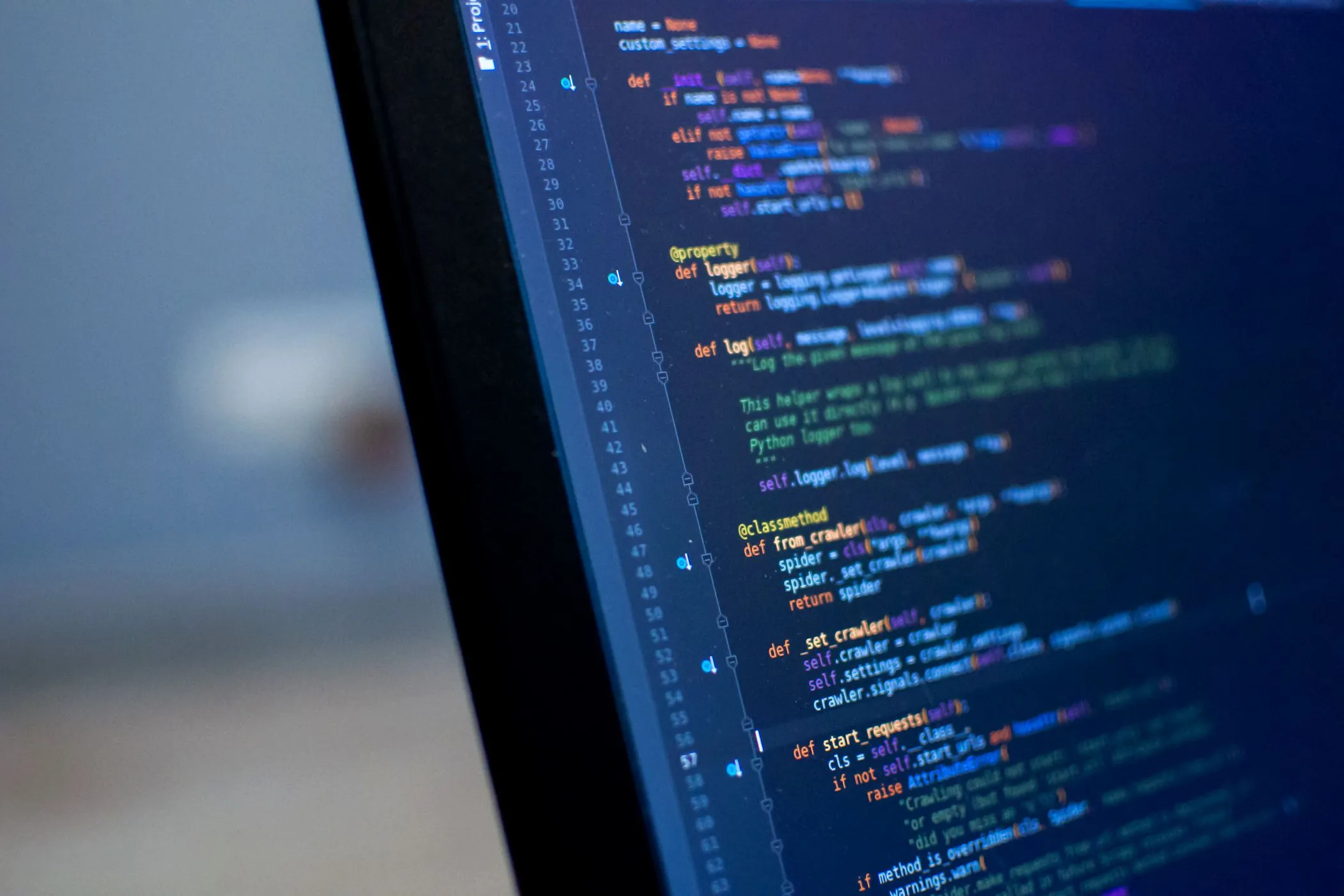 Màn hình máy tính hiển thị mã Python, tượng trưng cho khả năng suy luận và hiểu code thông minh của Gemini 2.5 Pro.
