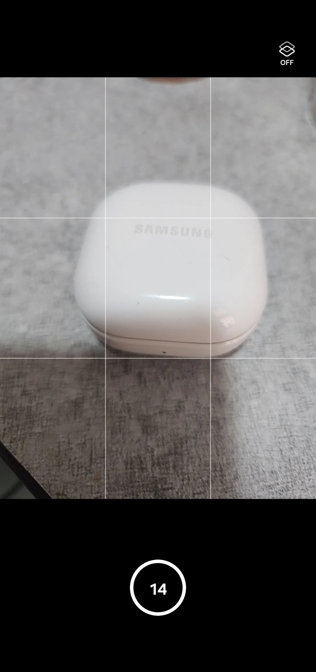 Màn hình ứng dụng Camera Samsung đang ghi GIF, hiển thị nút chụp và tiến trình.
