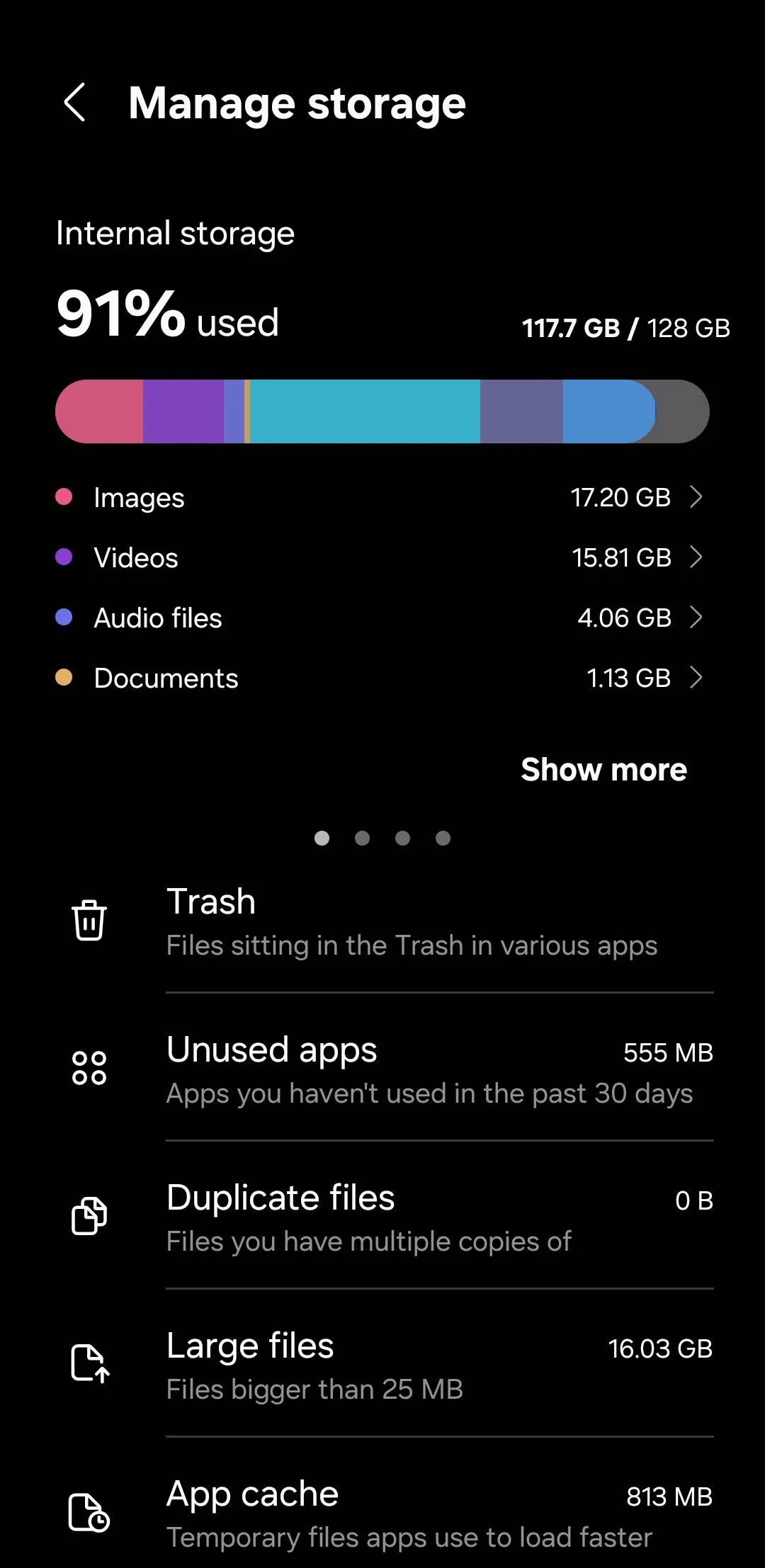 Mục 'Tệp lớn' trong menu Lưu trữ trên điện thoại Samsung Galaxy.