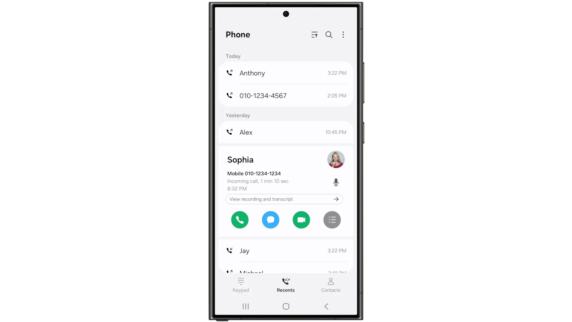 Ảnh động GIF minh họa tính năng ghi âm cuộc gọi và chuyển đổi giọng nói thành văn bản (call transcript) trên One UI 7, có cảnh báo ghi âm.
