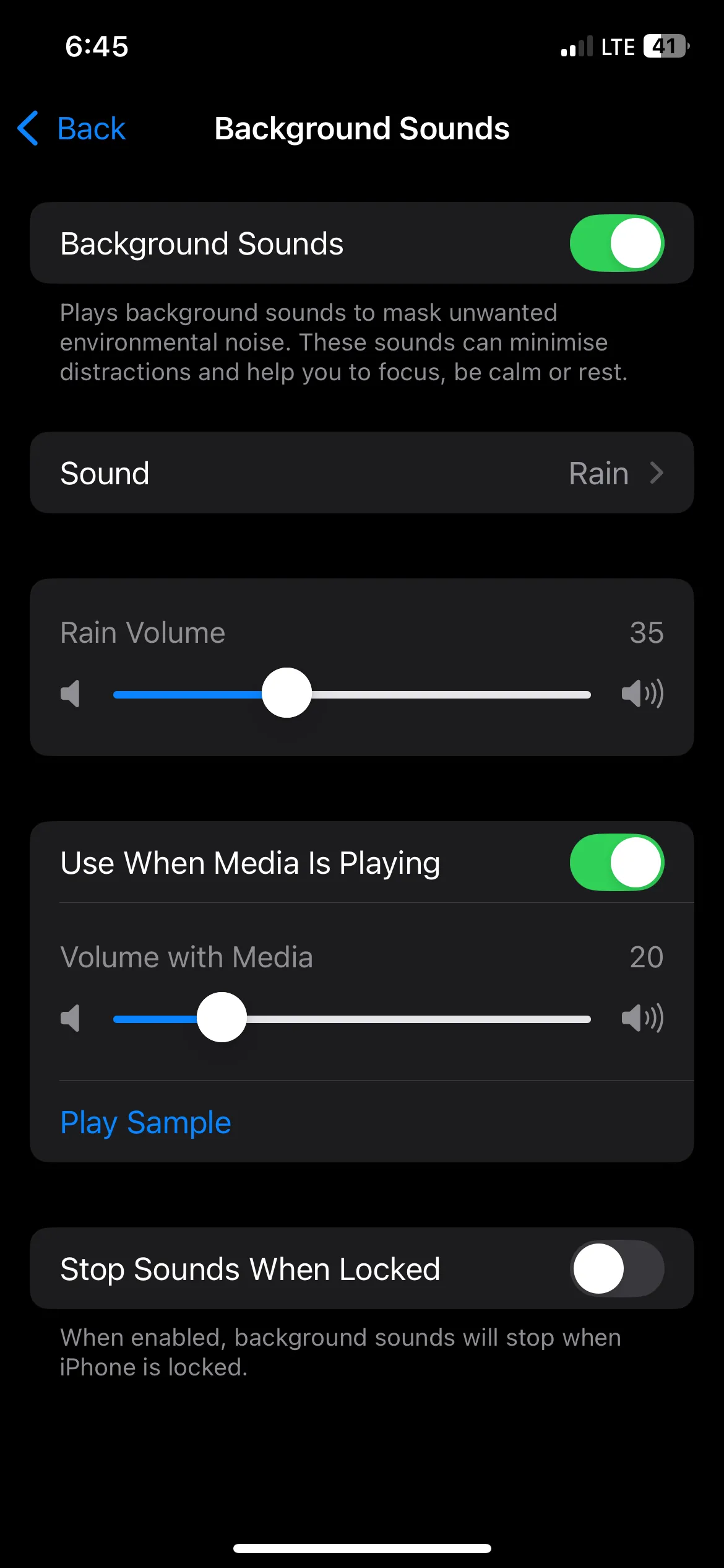 Bật tính năng Âm thanh nền (Background Sounds) với âm thanh mưa trên iPhone.