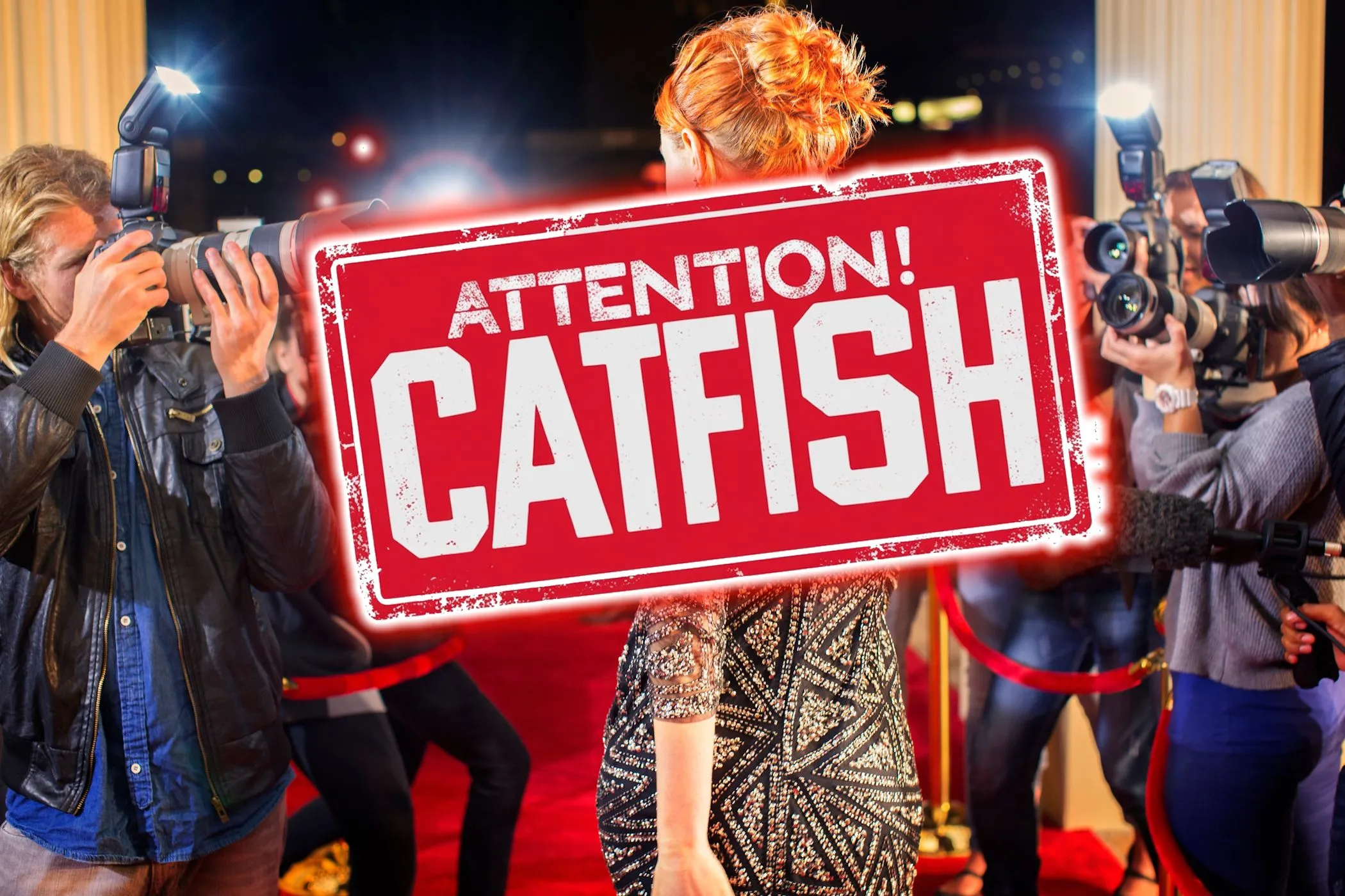 Biển cảnh báo lừa đảo catfishing với hình ảnh người nổi tiếng và paparazzi, minh họa cho các chiêu trò lừa tình online.