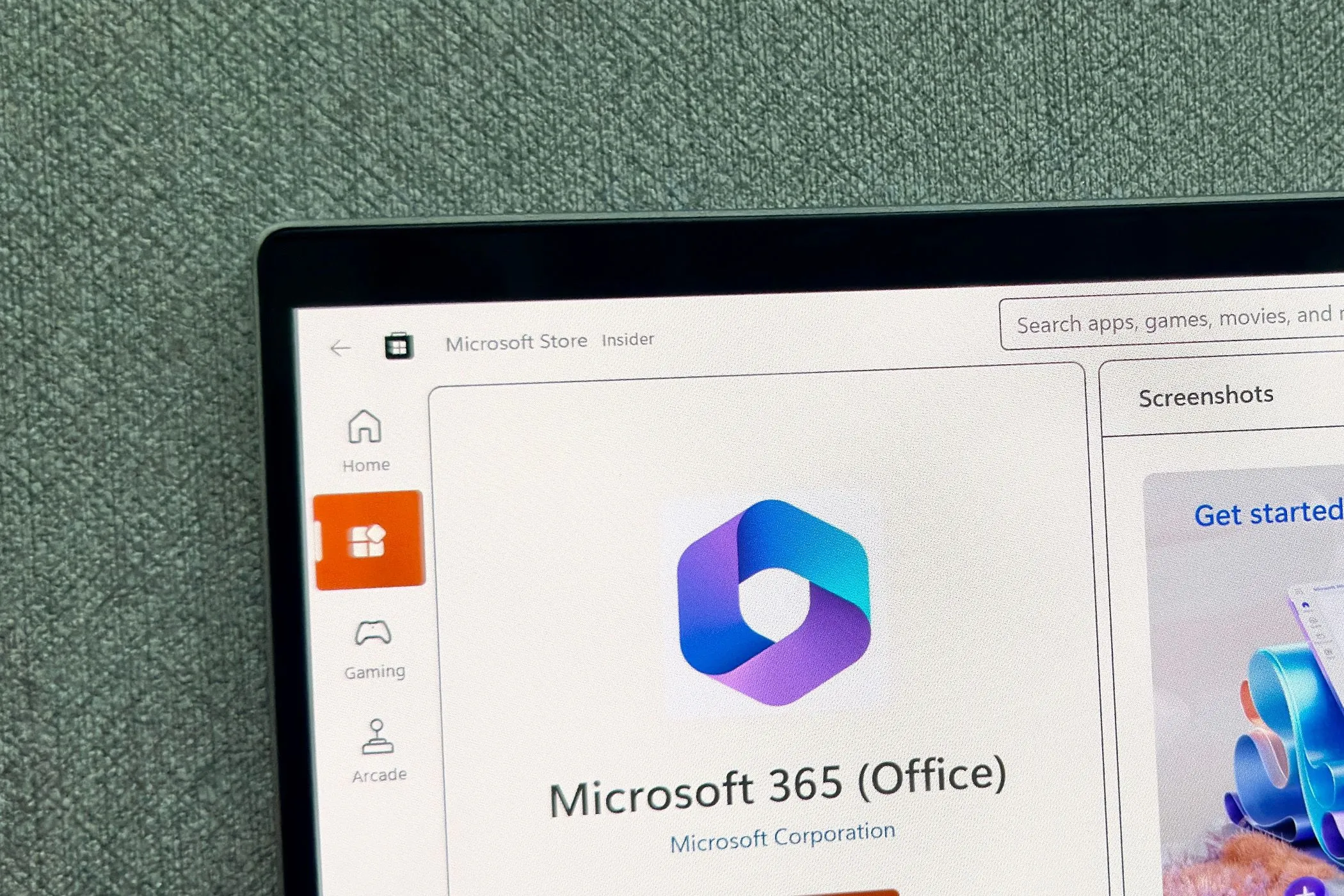 Biểu tượng ứng dụng Microsoft 365 (Office) trên màn hình Microsoft Store, gợi ý việc tải và cài đặt phiên bản miễn phí.