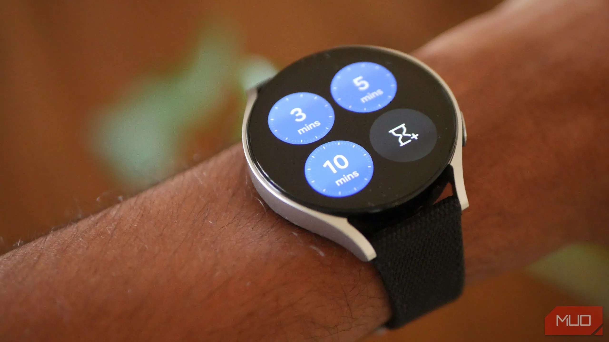 Các tùy chọn cài đặt hẹn giờ nhanh trên ứng dụng Đồng hồ trên Samsung Galaxy Watch 6, hỗ trợ quản lý thời gian nghỉ ngơi linh hoạt.