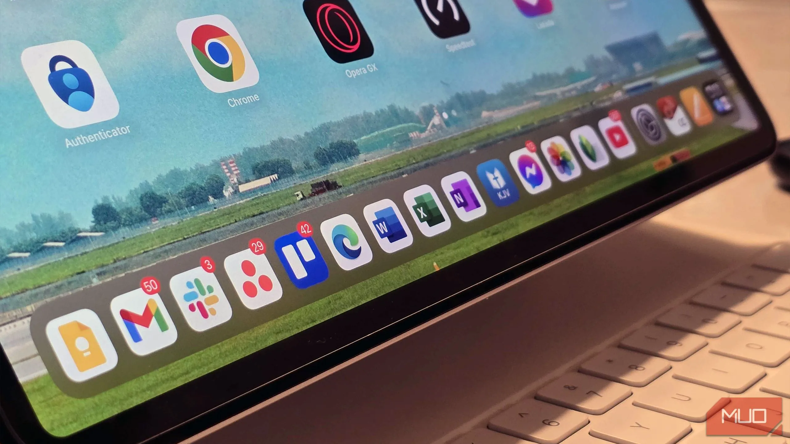 Các ứng dụng công việc và sáng tạo phổ biến được sử dụng trên iPad Air