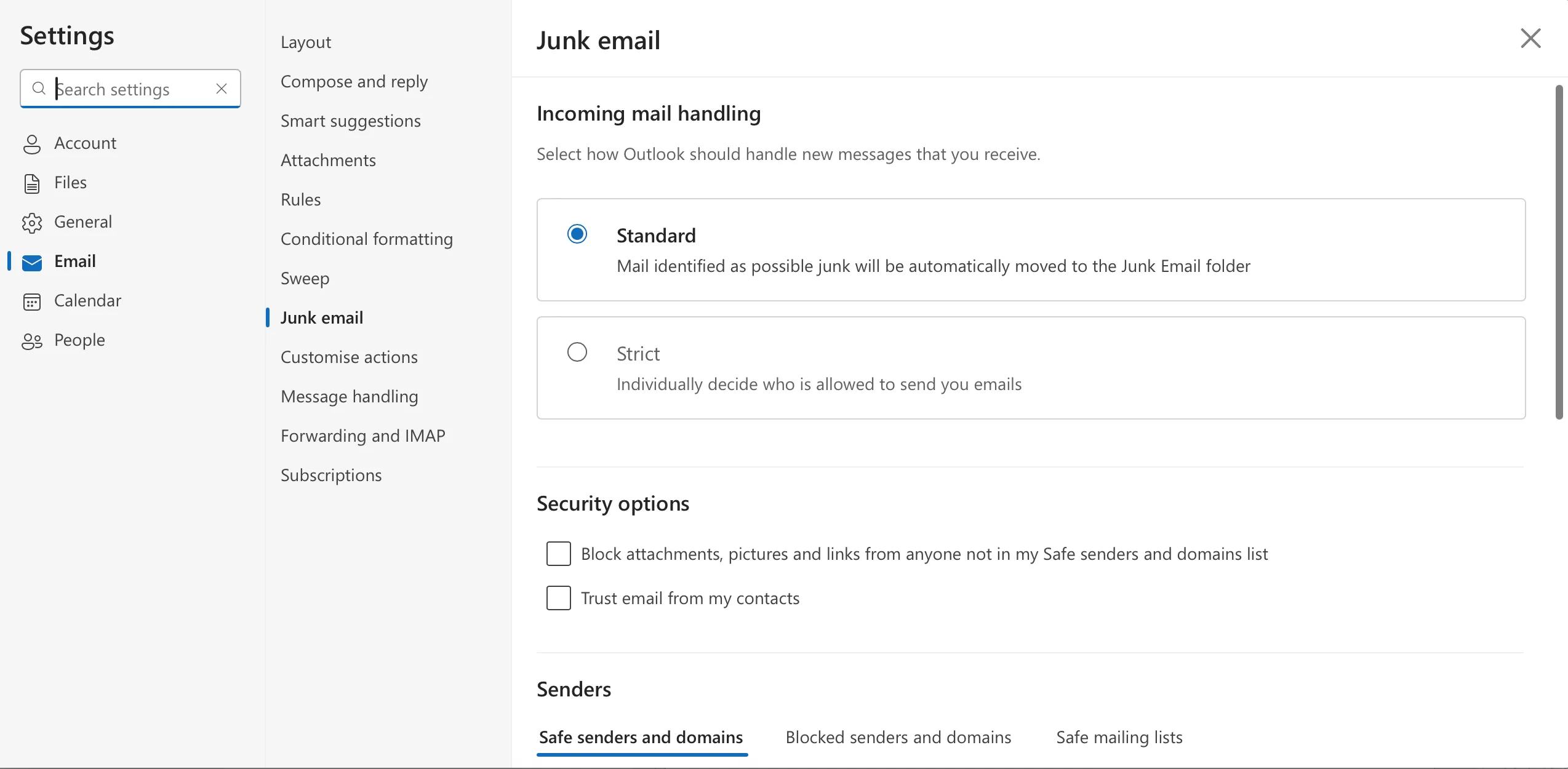 Cài đặt kiểm soát người gửi tin nhắn trong ứng dụng Outlook giúp hạn chế email rác và spam.