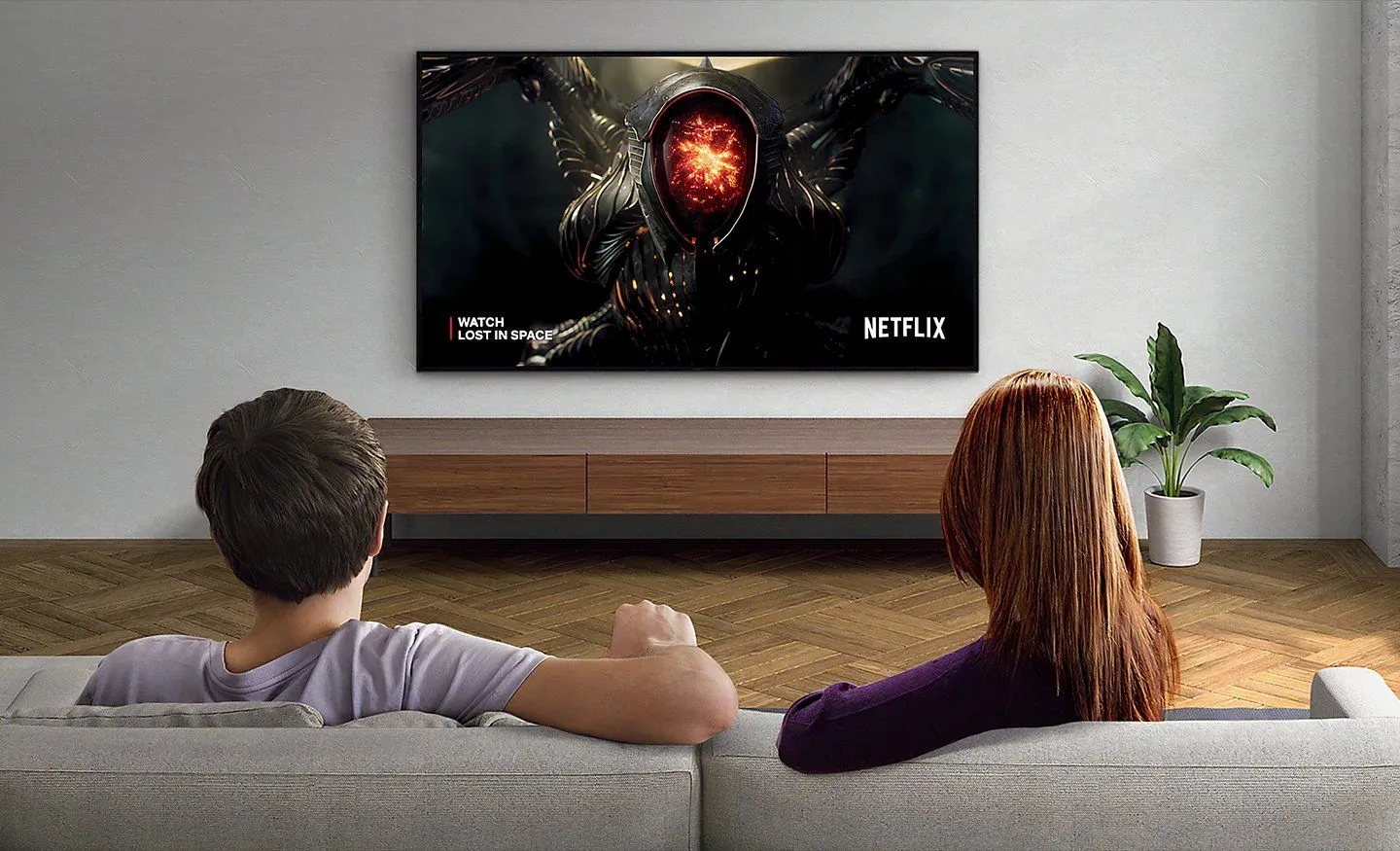 Cặp đôi xem phim Netflix trên TV Sony Bravia Mini-LED trong phòng có ánh sáng tự nhiên