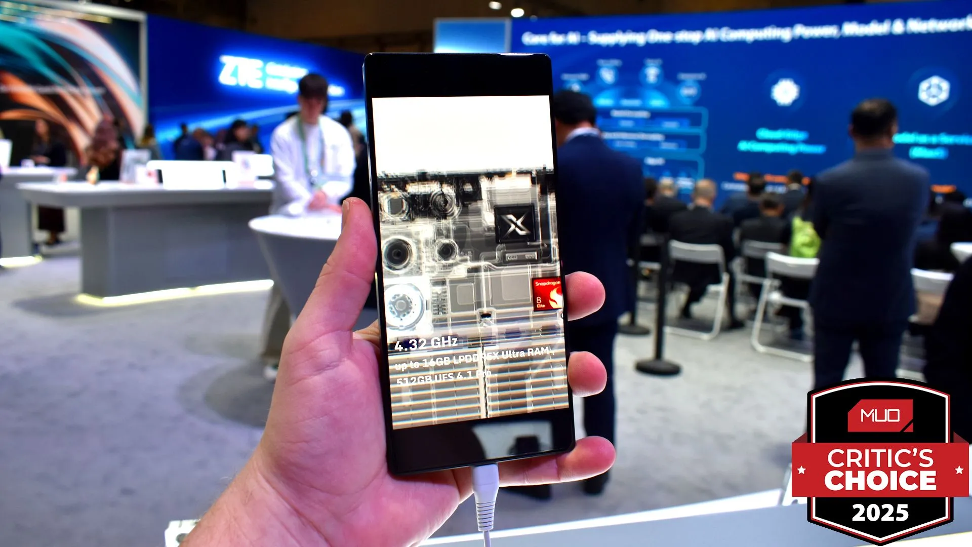 Điện thoại RedMagic 10 Pro tại MWC 2025 với giải thưởng