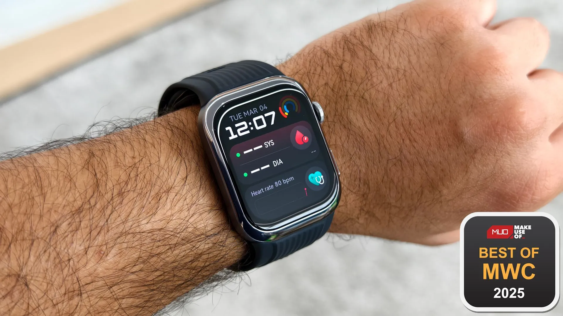 Đồng hồ thông minh Huawei Watch D2 được trưng bày tại MWC 2025, nổi bật với tính năng đo huyết áp tích hợp