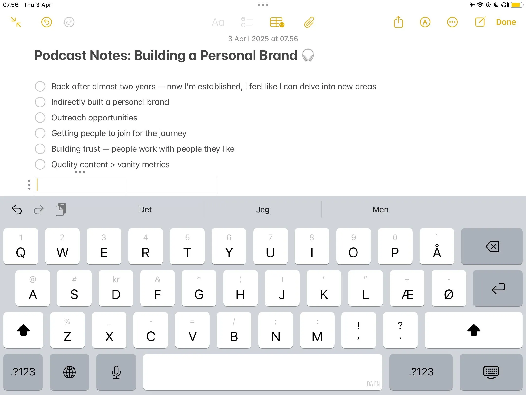 Ghi chú Apple được sử dụng trên giao diện người dùng iOS