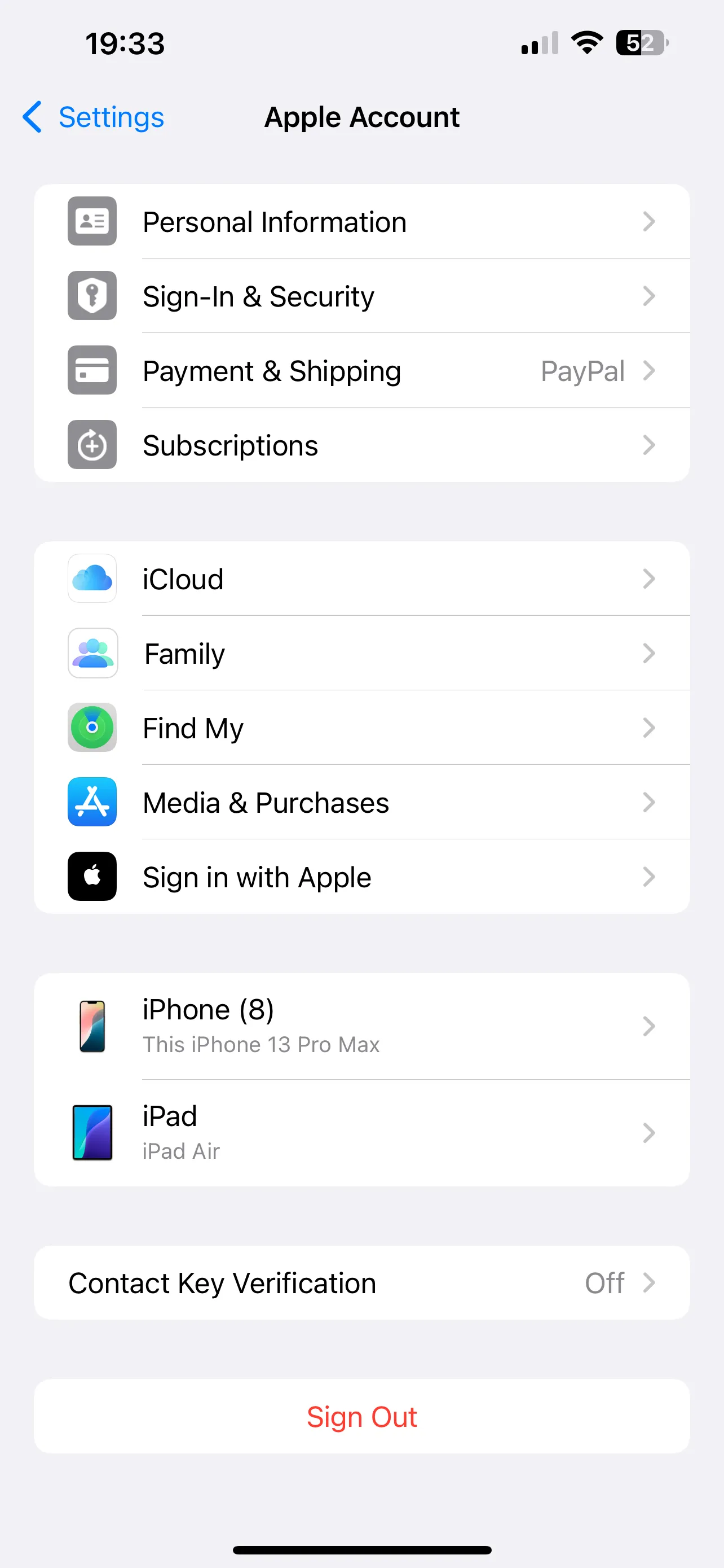 Giao diện cài đặt iCloud trên iPhone, hiển thị tùy chọn sao lưu dữ liệu.