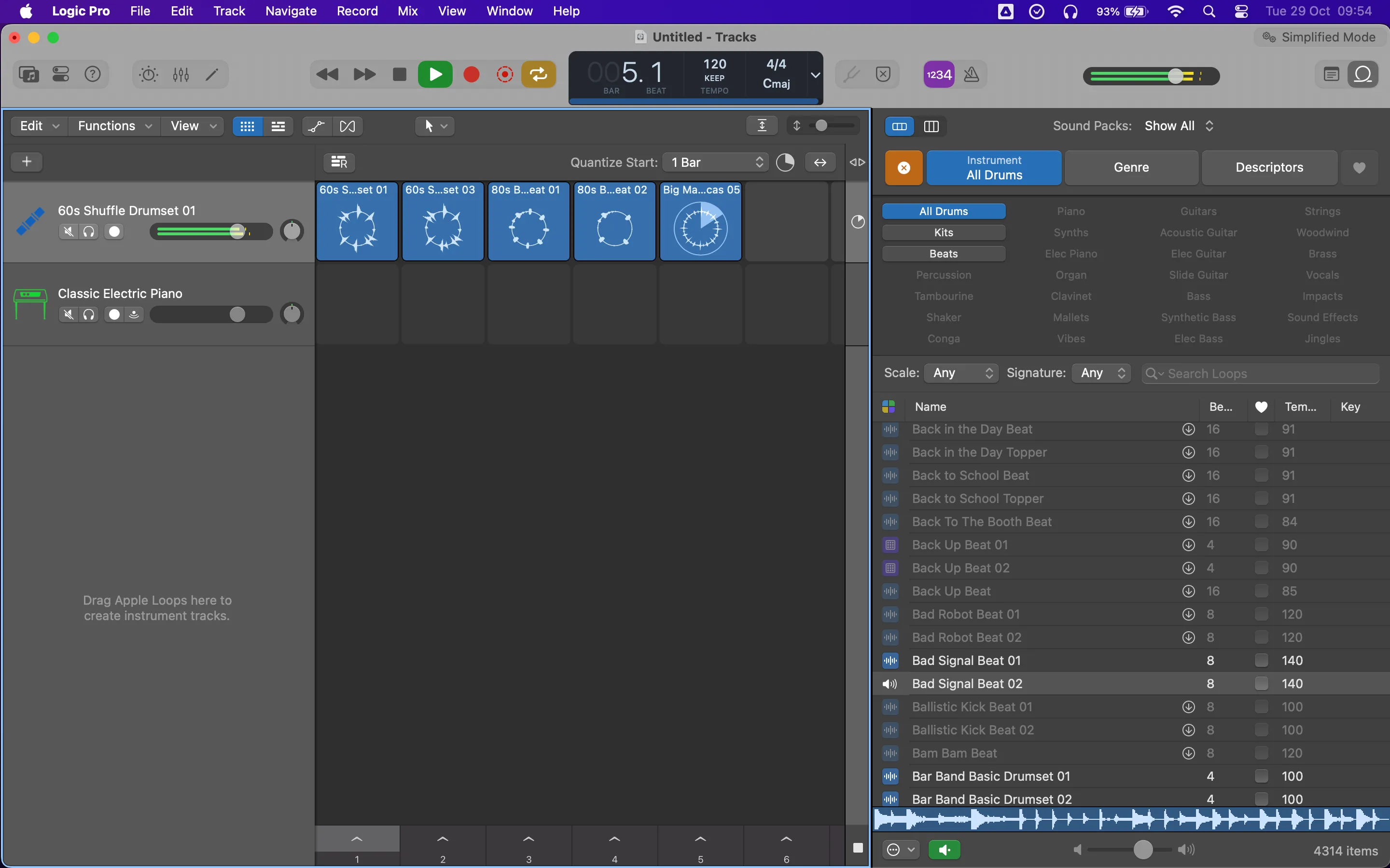 Giao diện Logic Pro với các track âm thanh và công cụ mix nhạc, biểu trưng cho khả năng sản xuất âm nhạc chuyên nghiệp.