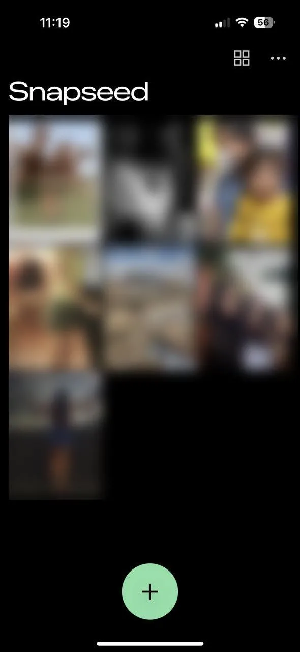 Giao diện lưới mới của Snapseed 3.0 hiển thị các bức ảnh đã chỉnh sửa và nút chức năng nổi bật