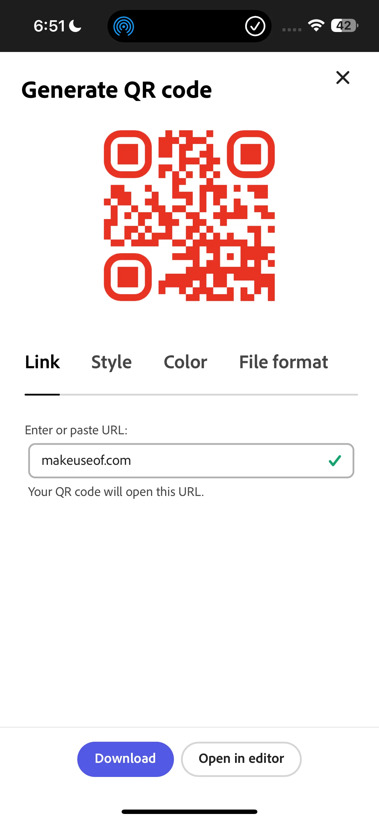 Giao diện tạo mã QR trong Adobe Express với liên kết trang web MakeUseOf được nhập.