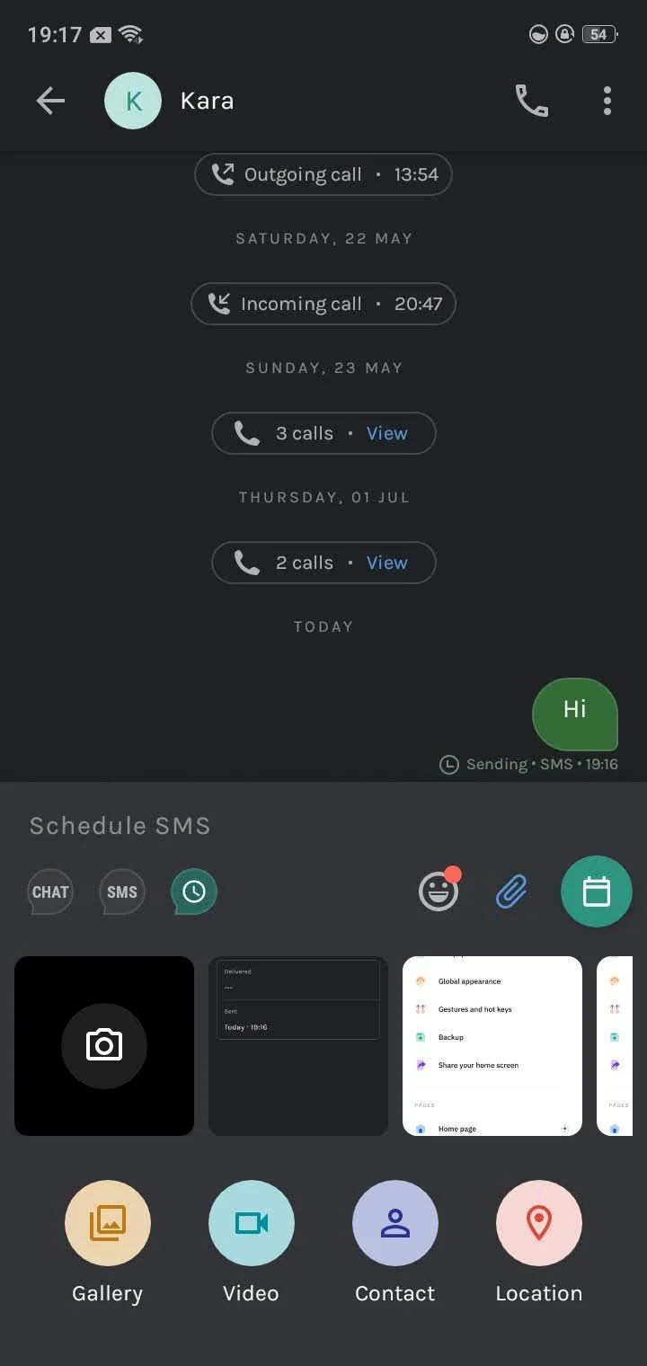 Giao diện Truecaller SMS cho phép đính kèm tệp khi gửi tin nhắn