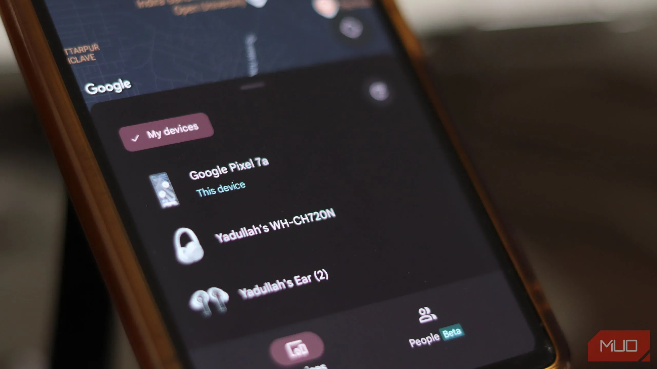 Giao diện ứng dụng Find My trên Android hiển thị khả năng theo dõi thiết bị và đồ vật