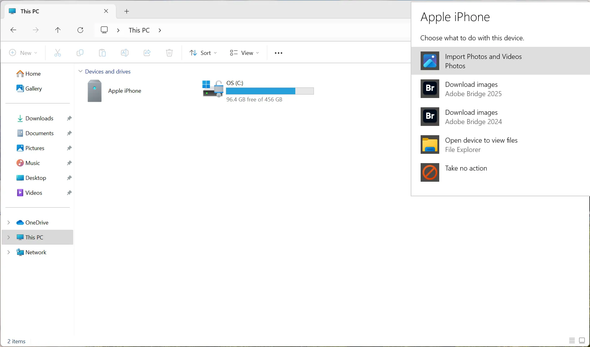 Giao diện Windows Explorer để nhập ảnh và video từ iPhone
