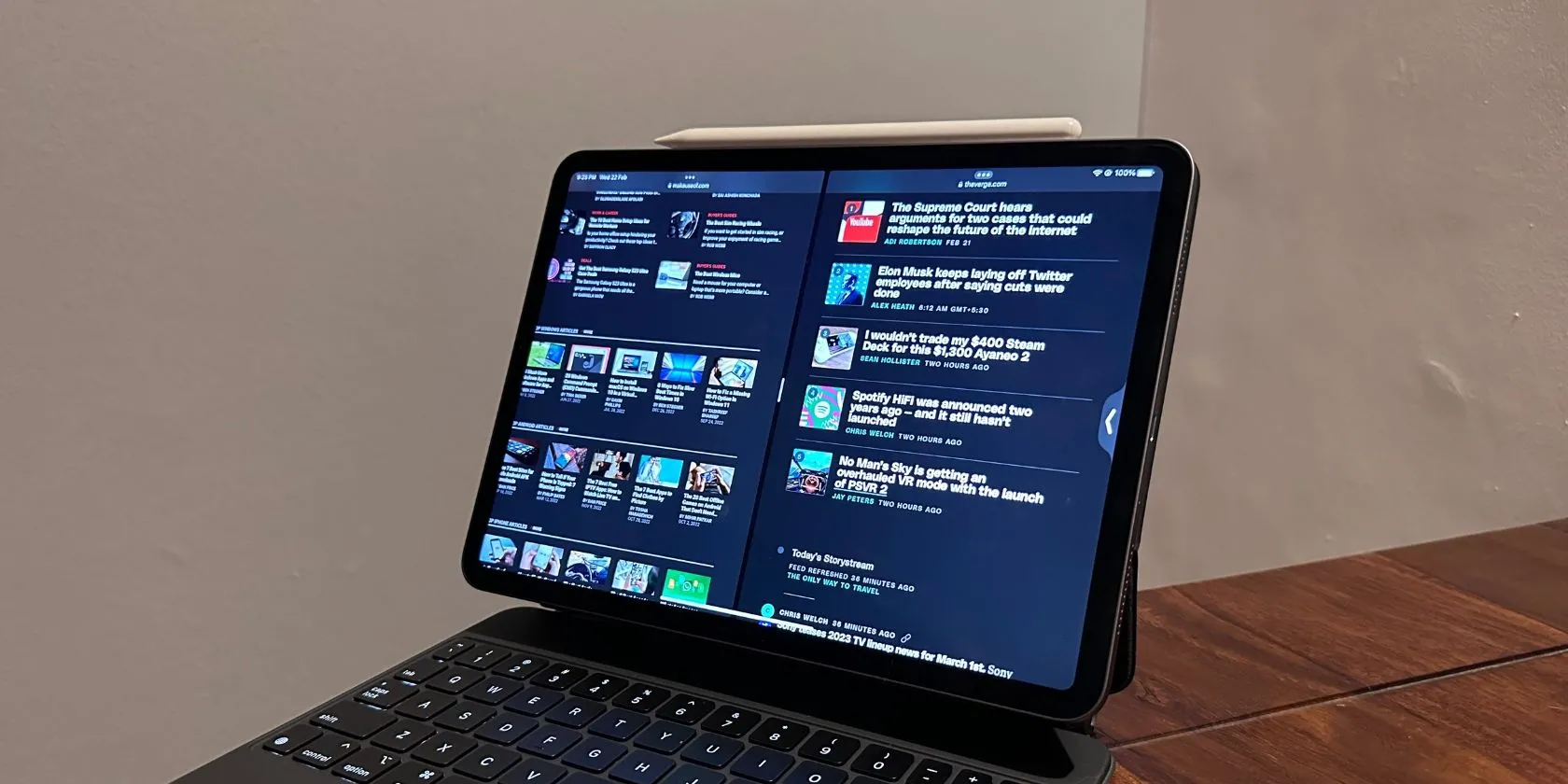 iPad Pro hiển thị tính năng đa nhiệm Split View, với hai ứng dụng làm việc mở cùng lúc để tối ưu năng suất