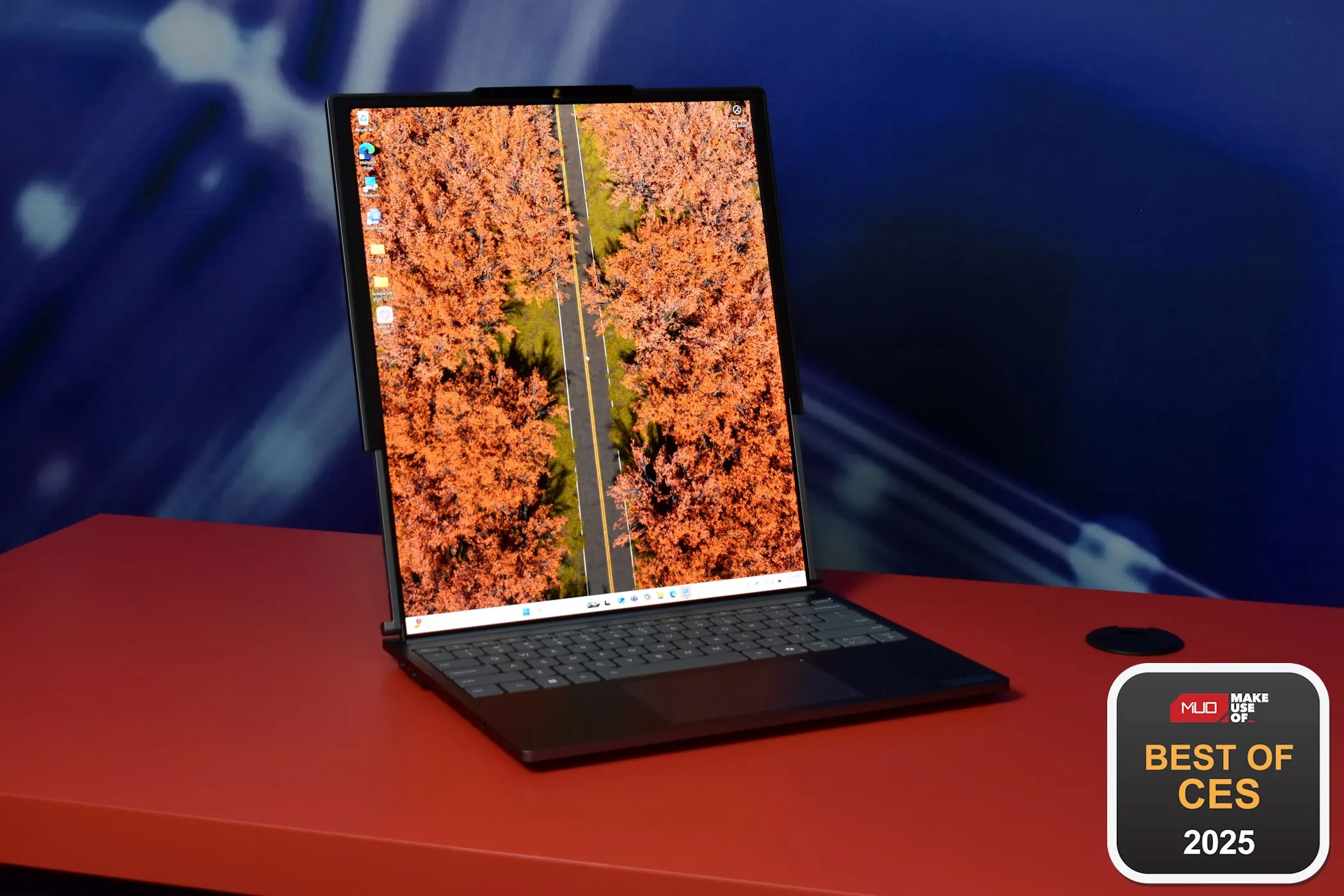 Laptop Lenovo ThinkBook Plus Gen 6 Rollable với màn hình cuộn sáng tạo nhận giải thưởng CES