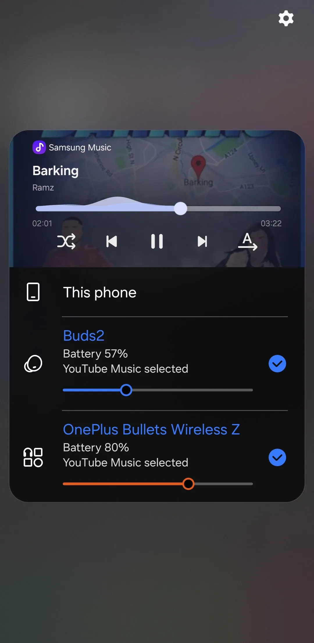 Màn hình cài đặt Bluetooth trên điện thoại Samsung hiển thị tính năng &quot;Âm thanh kép&quot; đang hoạt động với hai thiết bị Bluetooth.