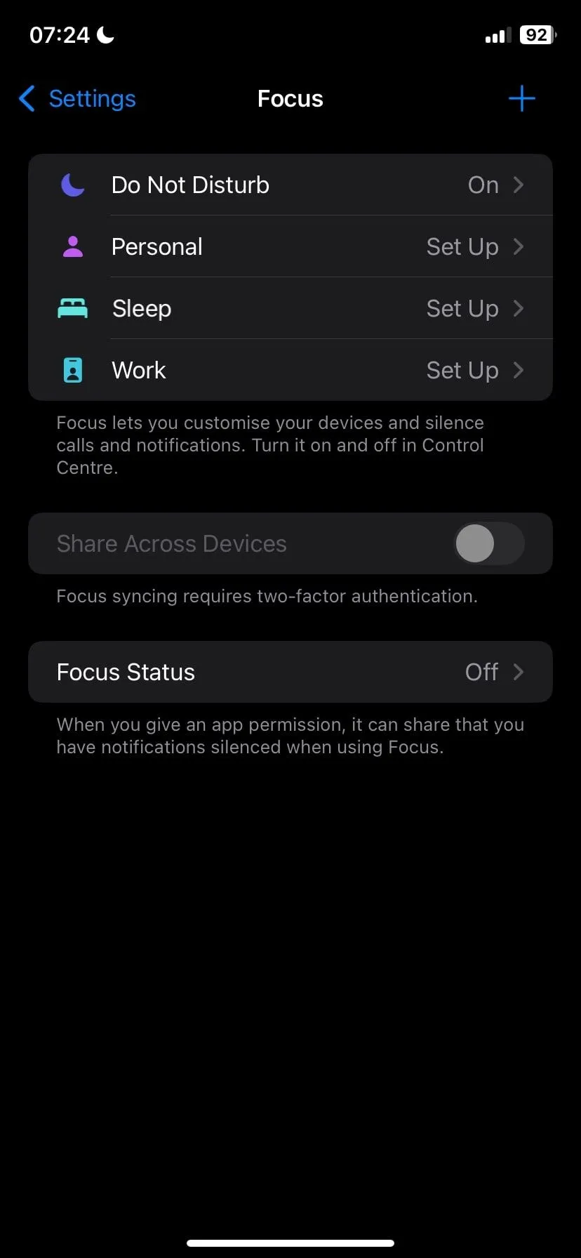 Màn hình Chế độ Tập trung trên iPhone hiển thị các tùy chọn Do Not Disturb, Cá nhân, Ngủ và Công việc