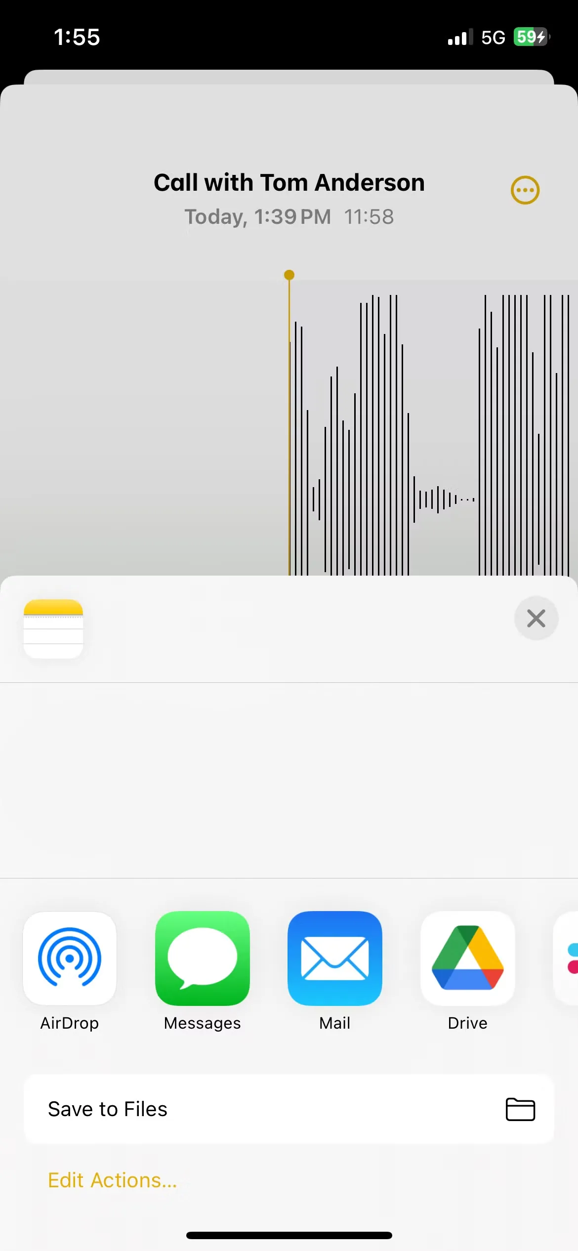 Màn hình chia sẻ trên iPhone khi file ghi âm cuộc gọi bị lỗi chỉ hiển thị biểu tượng ứng dụng Ghi chú.