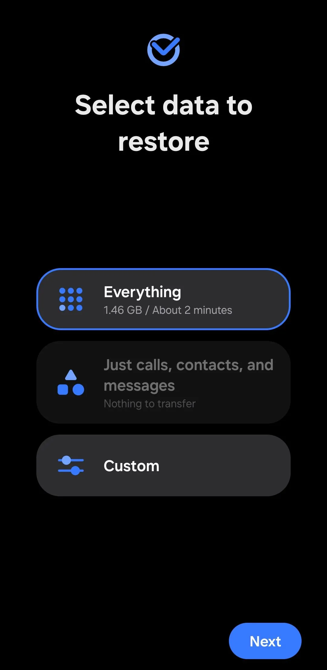 Màn hình điện thoại Samsung hiển thị menu chọn dữ liệu để khôi phục qua Smart Switch từ bộ nhớ ngoài