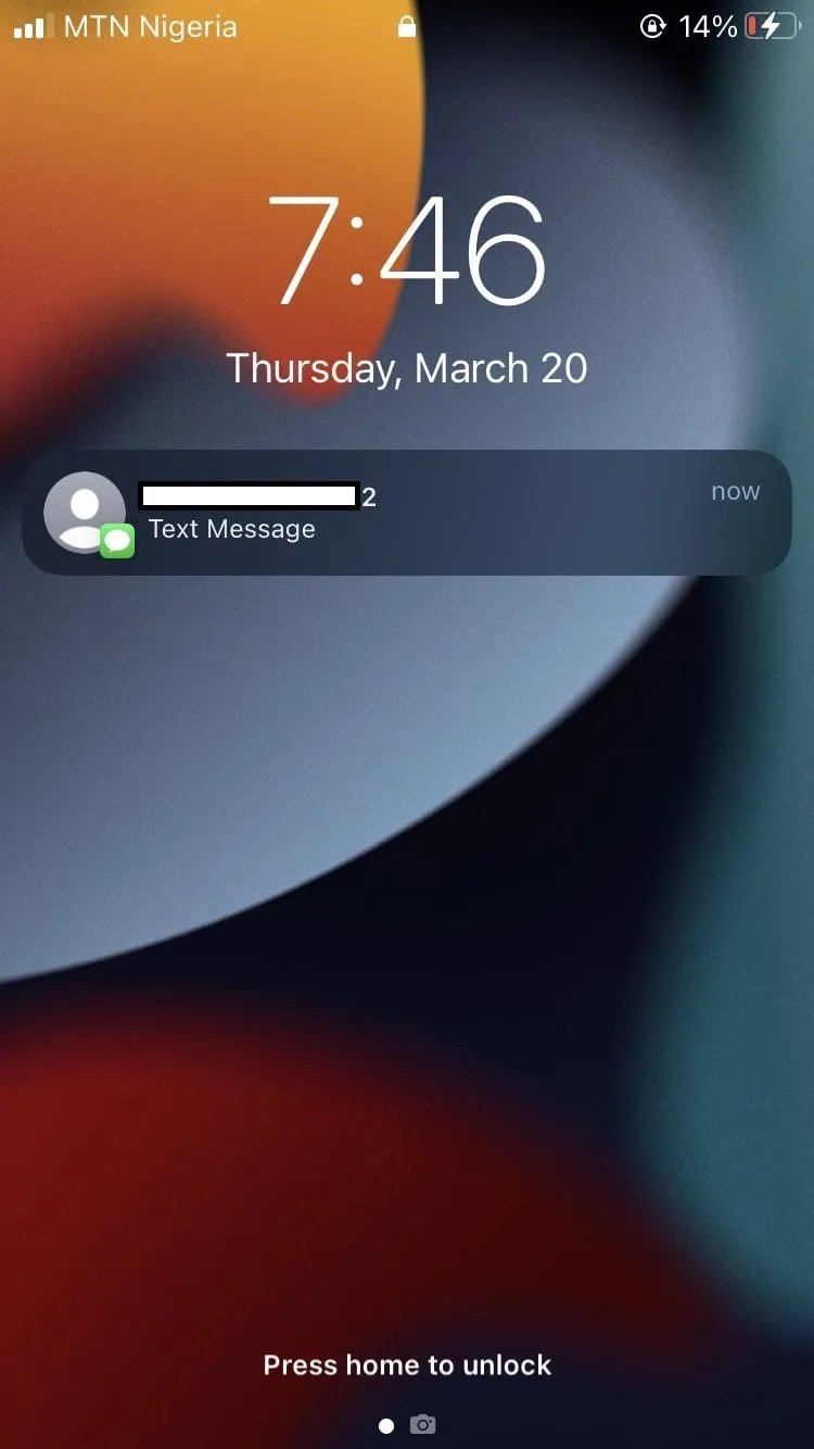 Màn hình khóa iPhone hiển thị thông báo tin nhắn