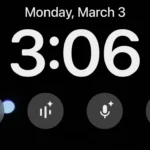 Màn hình khóa iPhone với các widget ứng dụng Google Gemini, cho phép truy cập nhanh các tính năng AI như gõ lệnh, nói chuyện, dùng mic, camera, chia sẻ ảnh và tệp.
