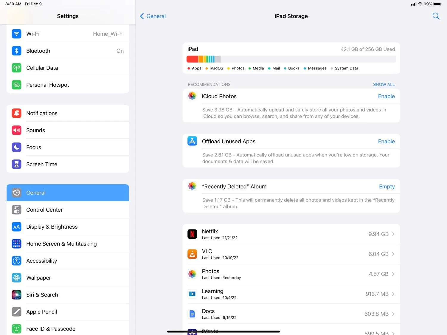 Màn hình quản lý dung lượng lưu trữ trên iPad, hiển thị chi tiết không gian còn trống và ứng dụng chiếm nhiều bộ nhớ nhất.