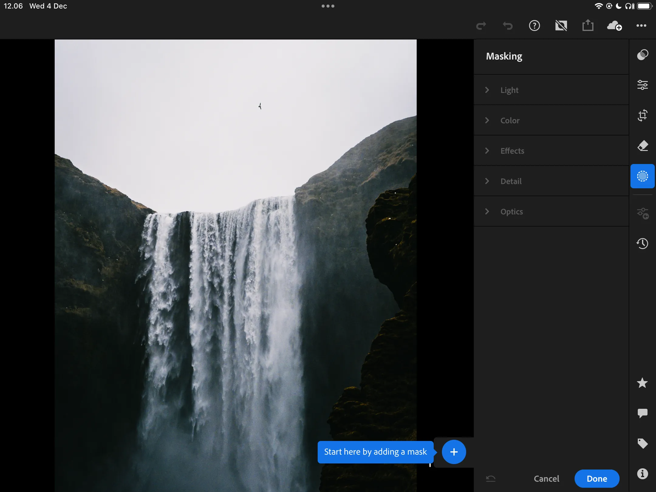 Màn hình ứng dụng Adobe Lightroom CC cho phép chọn giữa các phiên bản ảnh khác nhau để chỉnh sửa