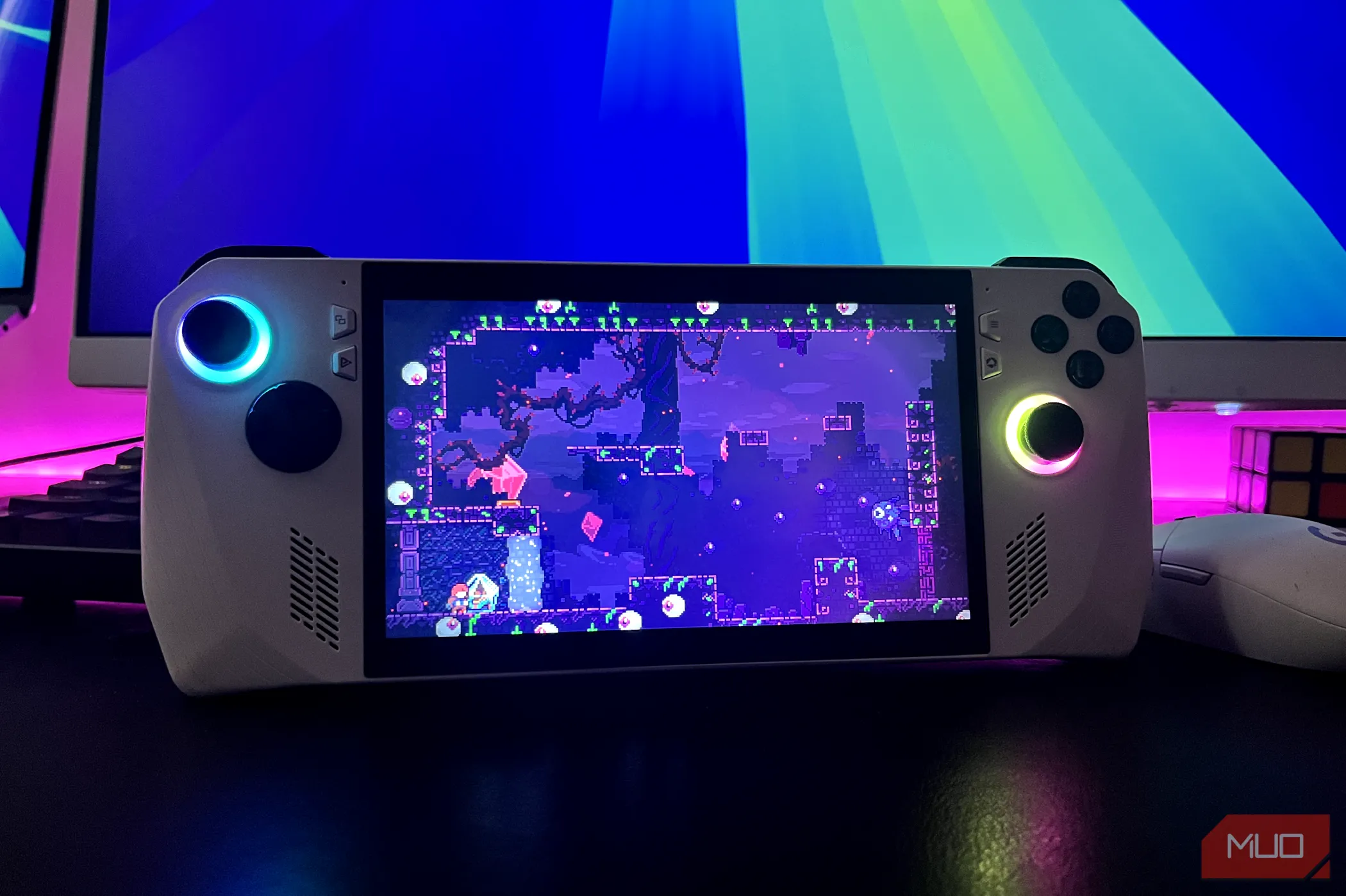 Máy chơi game cầm tay ASUS ROG Ally với màn hình cảm ứng