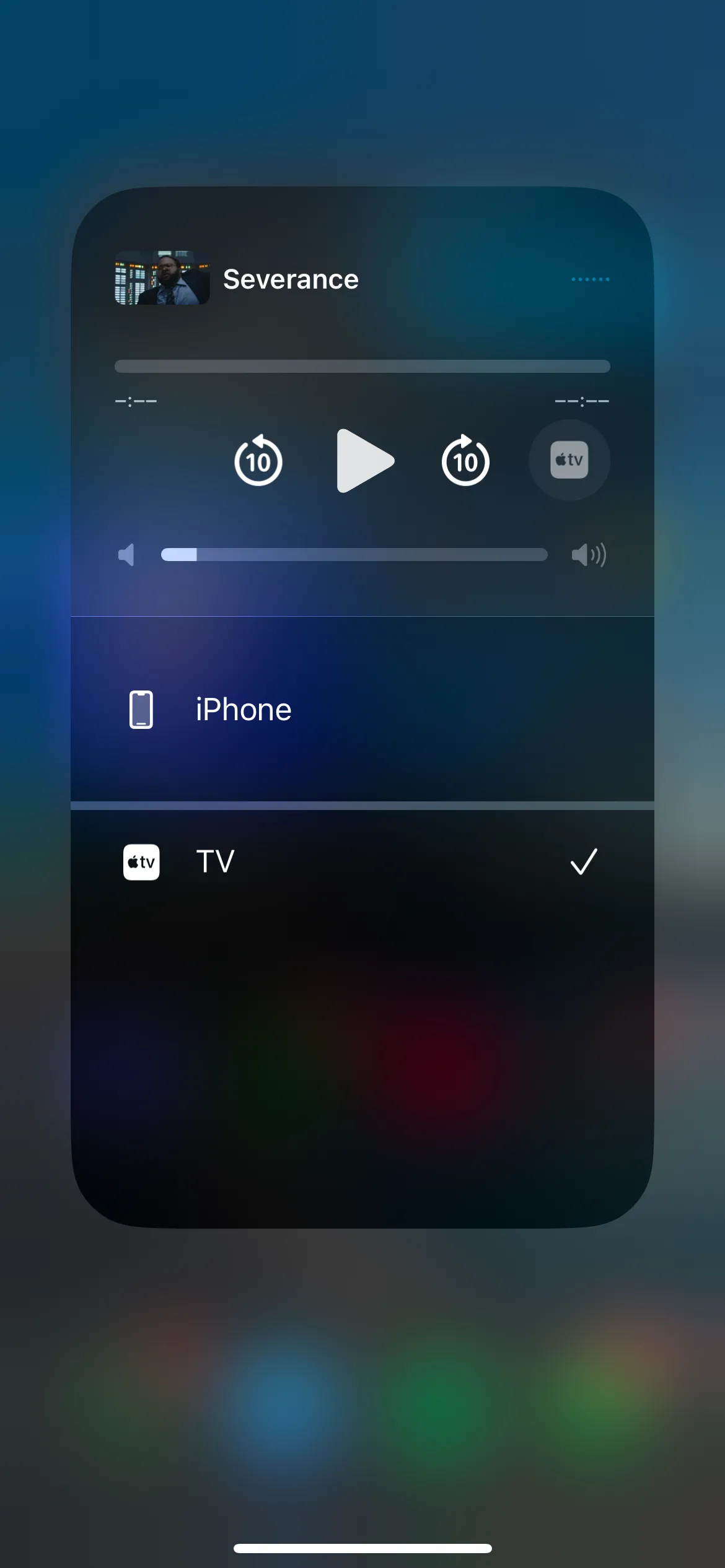 Menu AirPlay trên iOS 18, cho phép truyền phát nội dung từ iPhone lên Apple TV hoặc các thiết bị tương thích khác