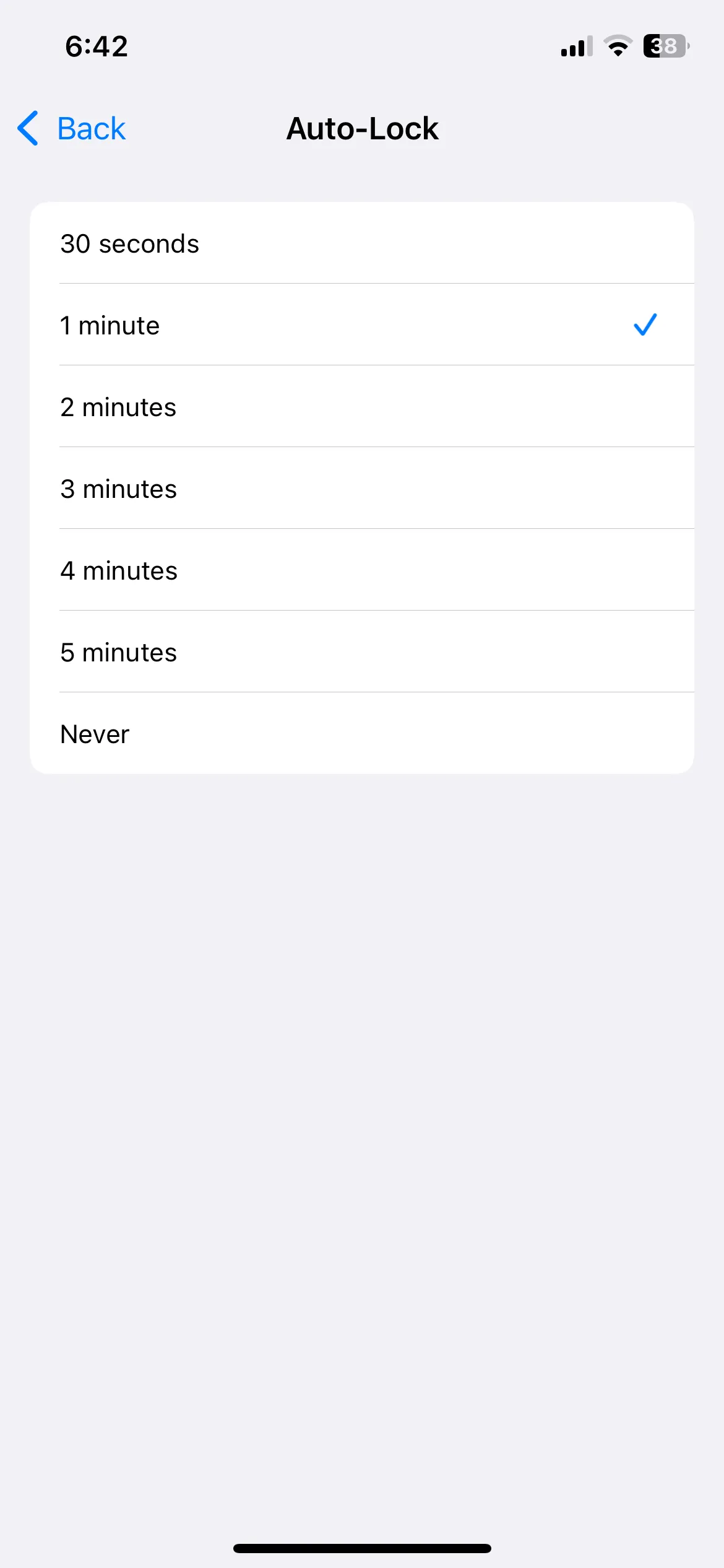 Menu cài đặt tự động khóa màn hình trên iPhone