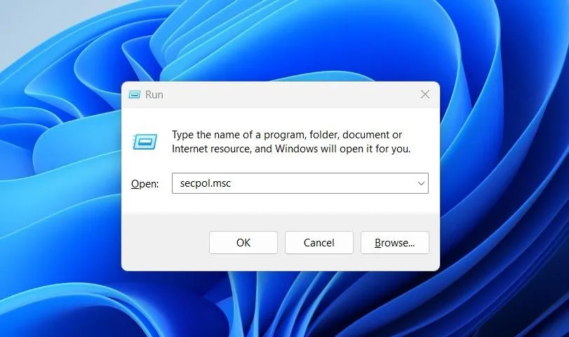 Mở Chính sách Bảo mật Cục bộ bằng Lệnh Run trên Windows