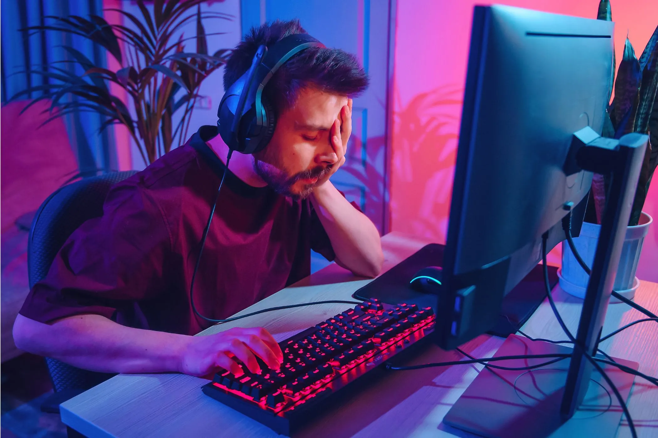 Người dùng máy tính thất vọng khi PC gặp lỗi hoặc bị 'brick'