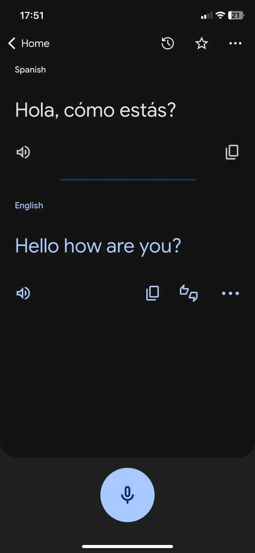 Ứng dụng Google Dịch hiển thị đoạn hội thoại tiếng Anh và tiếng Tây Ban Nha, minh họa khả năng phiên dịch tức thì.