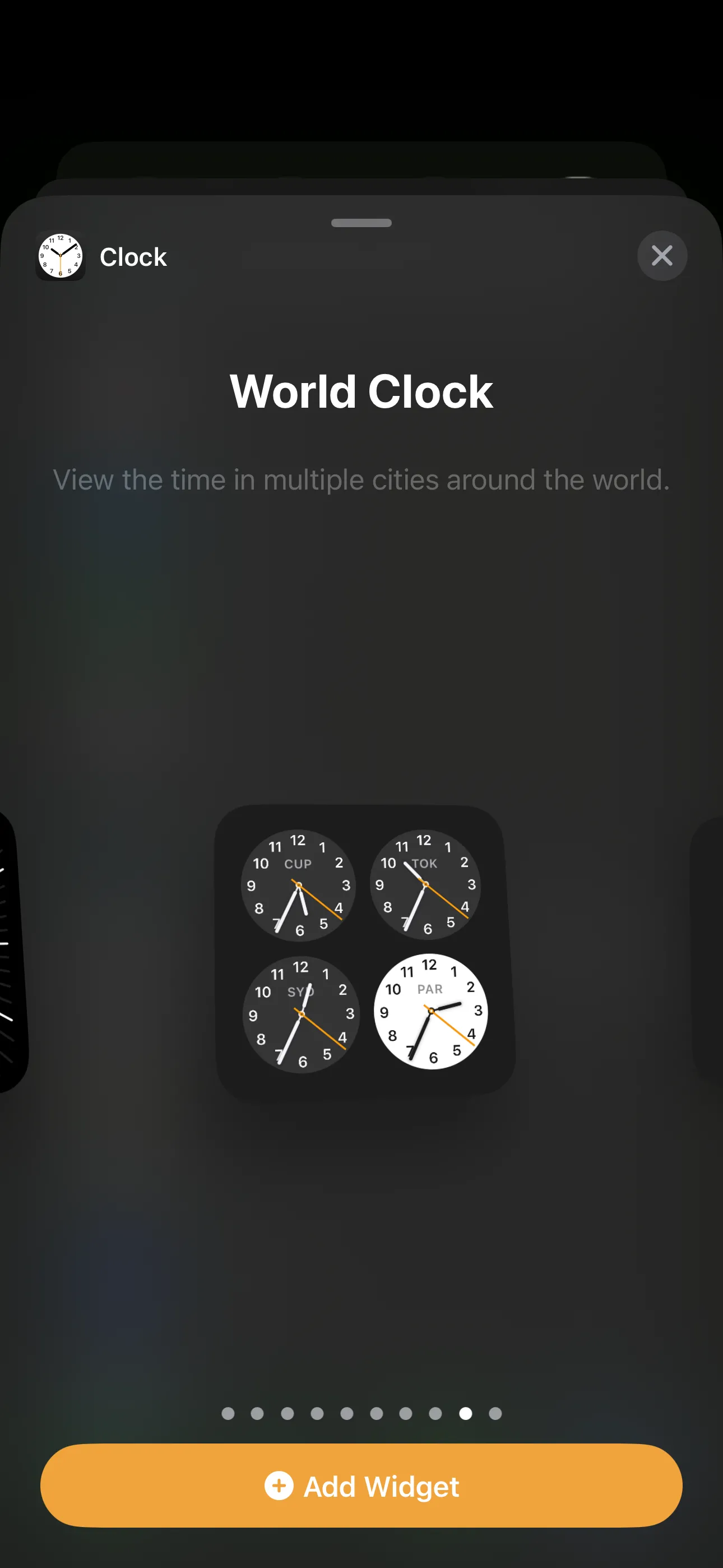 Widget Đồng hồ Thế giới dạng vuông hiển thị bốn múi giờ trên Màn hình chính iPhone